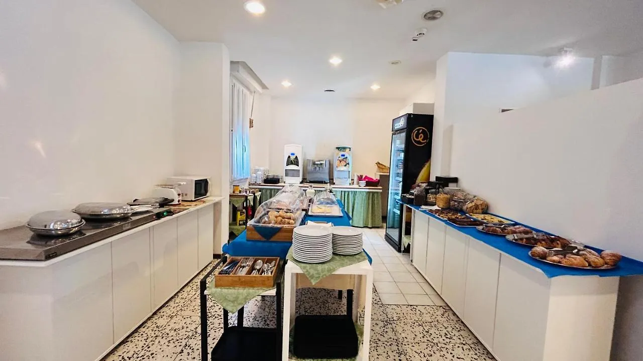 Hotel Sorriso 卡托利卡 3*,  意大利